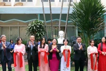 Cérémonie d'inauguration d'un buste du héros national cubain José Martí à Ho Chi Minh-Ville. Photo: VNA