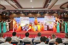 Un numéro artistique spécial présenté à l’occasion du 94ᵉ anniversaire de la Journée de la presse révolutionnaire vietnamienne. Photo : nhandan.vn