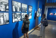 L’exposition documentaire intitulée « Les relations d’amitié durables entre l’Ouzbékistan et le Vietnam », organisée par l’Association d’amitié Ouzbékistan – Vietnam en avril 2025.Photo : VNA