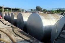 La majeure partie des réserves de carburants est encore assurée par les entreprises têtes de réseau dans le cadre de leurs obligations commerciales. Photo : VOV.