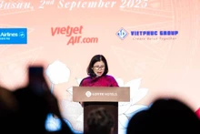 La consule générale Doan Phuong Lan s'exprime lors de la cérémonie d'ouverture du 80e anniversaire de la Fête nationale du Vietnam.