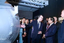 Le Premier ministre Pham Minh Chinh visite le Musée « Atom » à Moscou. Photo : VNA.