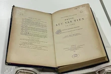 Cette œuvre a été imprimée en écriture vietnamienne Quoc ngữ en 1883. Photo: VNA