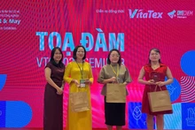 Les experts et les entreprises partagent le parcours de la production de fibres textiles vietnamiennes écologiques, depuis les règles du commerce international et les politiques de soutien jusqu’aux expériences concrètes en usine. Photo : congthuong.vn