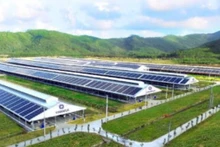 Le système d’énergie solaire installé à la ferme Vinamilk de Quang Ngai. Photo : congthuong.vn