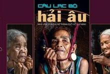 La couverture du livre photo du Club de photographie féminine Hải Âu a été présentée à cette occasion. Photo: nhandan.vn
