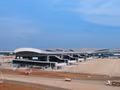 Une partie du terminal passagers et la tour de contrôle du trafic aérien de l'aéroport international de Long Thành. Photo : VNA