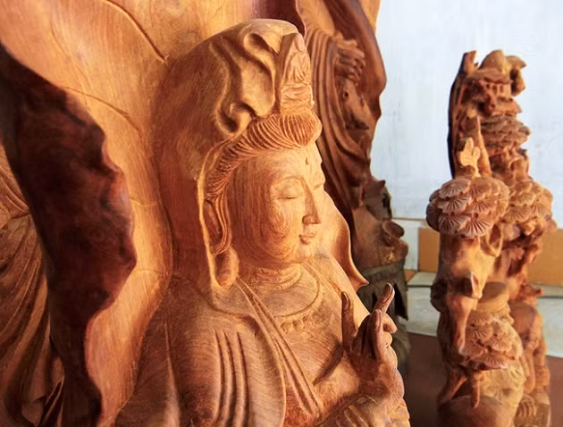 Village de Du Du: Quintessence de la sculpture de bois ảnh 6