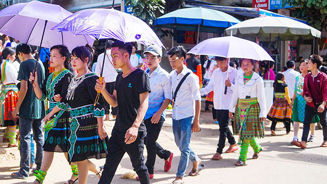 Des Mông font la promenade dans la rue ảnh 6 Des Mông font la promenade dans la rue ảnh 6