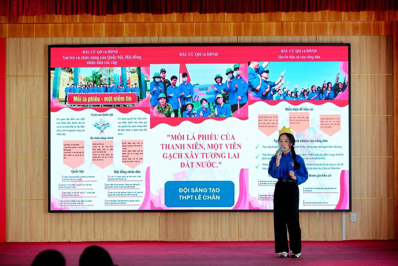 Dans la province de Quang Ninh, les organisations de jeunesse organisent des réunions thématiques consacrées à la Loi sur l’élection des députés de l’Assemblée nationale et des conseils populaires. Elles diffusent également des contenus d’information sur les plateformes numériques afin de toucher un large public.