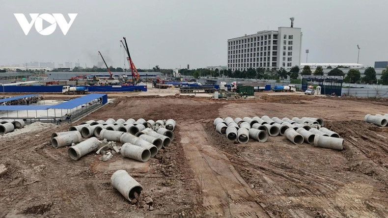 Inscrit dans le complexe sportif de la Sécurité publique, ce projet est appelé à devenir une infrastructure majeure, au service du développement du sport de haut niveau au Vietnam.