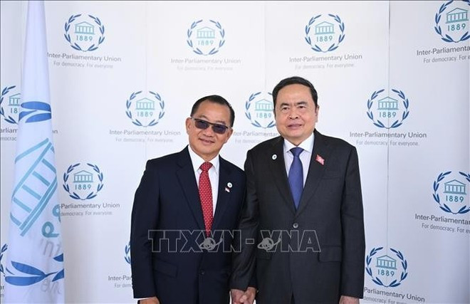Le président de l’Assemblée nationale, Tran Thanh Man, et le président du Parlement de Singapour, Seah Kian Peng. Photo: VNA Le président de l’Assemblée nationale, Tran Thanh Man, et le président du Parlement de Singapour, Seah Kian Peng. Photo: VNA