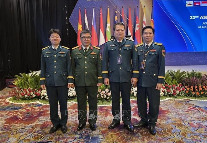 Délégués vietnamiens à la 22e Conférence des commandants de l’armée de l’air de l’ASEAN. Photo: VNA Délégués vietnamiens à la 22e Conférence des commandants de l’armée de l’air de l’ASEAN. Photo: VNA