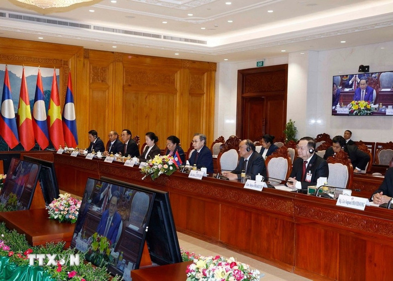 Le président de l’Assemblée nationale lao a salué les grandes réalisations globales du Vietnam en matière de développement socio-économique, de stabilité politique, d’amélioration des conditions de vie de la population et de renforcement de sa position sur la scène internationale.