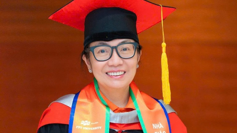 La docteure Ve Viet Nga, professeure et mentor du projet Neo Chèo. 4.jpg