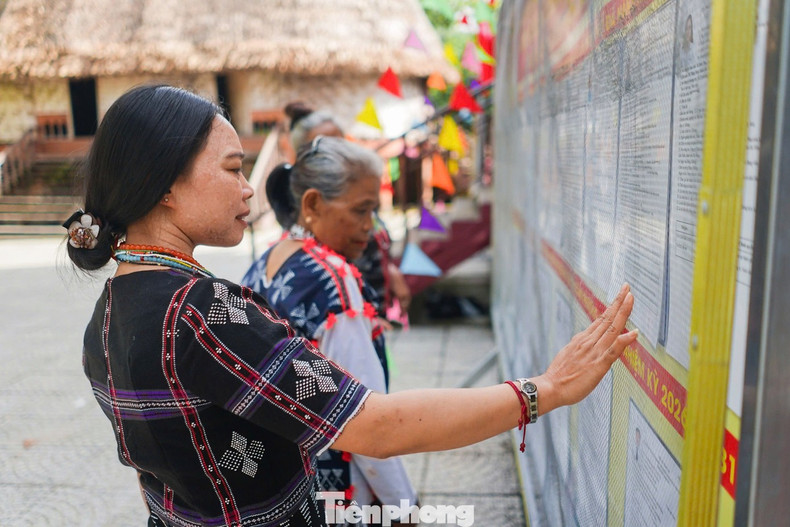 Selon M. Dinh Van Cu, secrétaire de la cellule du Parti du hameau de Ta Lang et chef du bureau de vote n°25, les autorités locales ont intensifié les activités d’information et de sensibilisation auprès des électeurs. Les préparatifs sont désormais pratiquement terminés et tout est prêt pour le jour du scrutin.