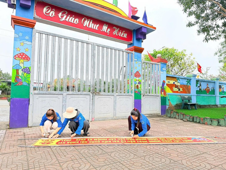 Les équipes d’information mobiles mobilisent l’opinion à l’approche des élections ảnh 4