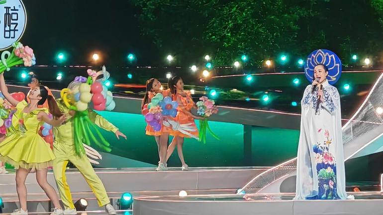 Tran Thanh Trang dans l’émission. b.jpg