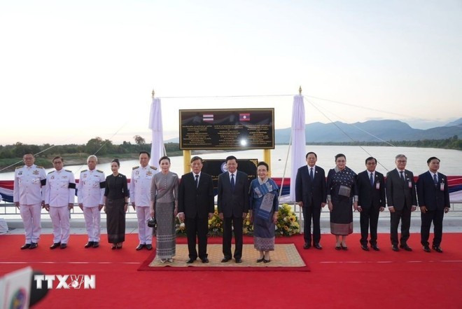 Cérémonie d'inuaugration du pont. Photo: VNA