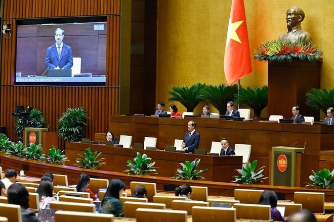 Le ministre de l’Éducation et de la Formation, Nguyen Kim Son, lors de la séance de questions-réponses. Photo : VNA. Le ministre de l’Éducation et de la Formation, Nguyen Kim Son, lors de la séance de questions-réponses. Photo : VNA.