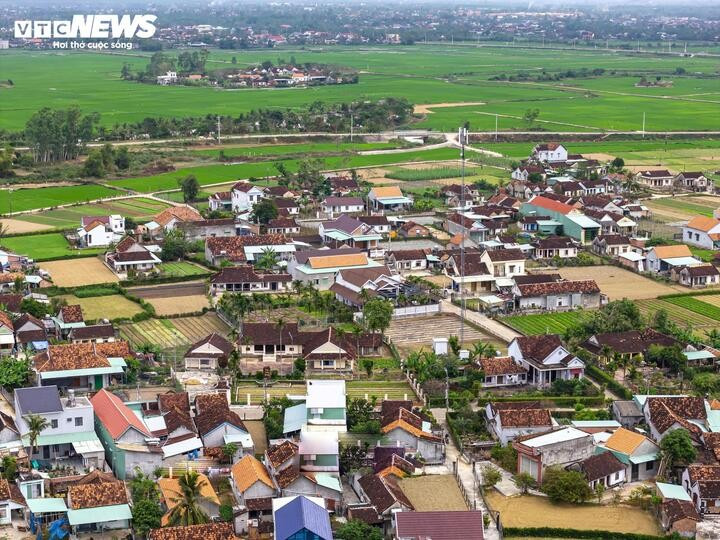 Aujourd’hui, ces maisons ne sont plus perçues comme de simples biens familiaux, mais comme un véritable patrimoine commun de la communauté villageoise.