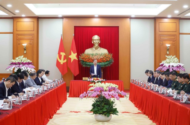 Le secrétaire général du Parti communiste du Vietnam (PCV), To Lam, s'exprime lors de la séance de travail. Photo: VNA