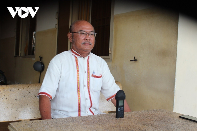 Lam Tan Binh, artiste cham, voué à la sauvegarde du chant Ariya. Photo : VOV 3.jpg