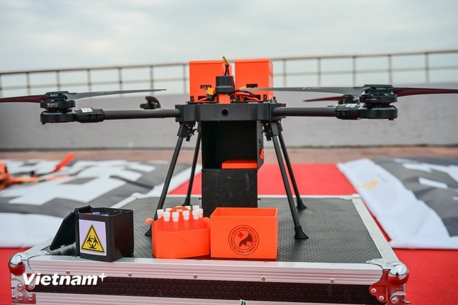 Le drone dispose d’une vitesse de croisière maximale de 60 km/h, d’un rayon d’action de 15 km. Photo: VNA.
