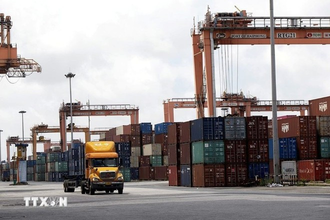 En 2024, les échanges commerciaux bilatéraux ont atteint un niveau record de 7,97 milliards de dollars, en hausse de 12,2 % par rapport à 2023. Photo d'illustration : VNA En 2024, les échanges commerciaux bilatéraux ont atteint un niveau record de 7,97 milliards de dollars, en hausse de 12,2 % par rapport à 2023. Photo d'illustration : VNA