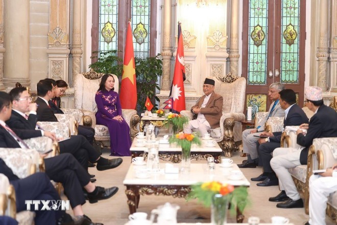 La vice-présidente Vo Thi Anh Xuan et le Premier ministre Khadga Prasad Sharma Oli. Photo : VNA. La vice-présidente Vo Thi Anh Xuan et le Premier ministre Khadga Prasad Sharma Oli. Photo : VNA.
