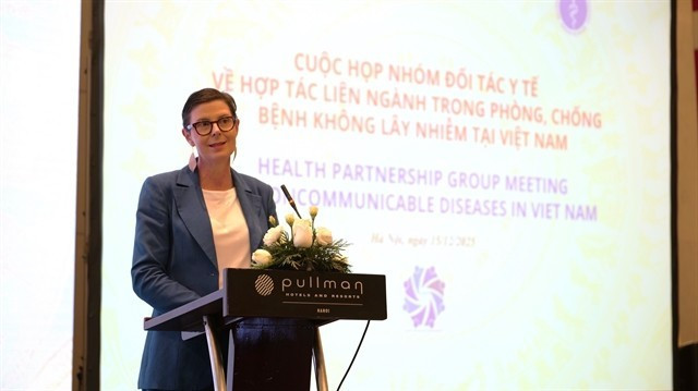 La représentante de l’OMS au Vietnam, la Dr Angela Pratt, prend la parole lors de l’événement. Photo : OMS