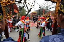 Situé à 8km du centre-ville de Hanoi (dans la commune de Tân Triêu, du district de Thanh Tri), le village de Triêu Khuc organise sa fête du 9e au 12e jour du 1er mois lunaire.