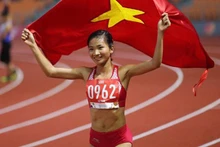 L’athlète Nguyên Thi Oanh a gagné mardi deux médailles d’or du 5 000m et du 3 000m steeple. Photo : http://baochinhphu.vn 