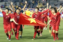 Les Vietnamiennes ont remporté une victoire méritée grâce à leur attaquante Hai Yen en finale du football féminin des 30es SEA Games. Photo : VnExpress