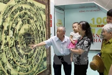 Exposition photographique “Mémoire de Hanoi d’antan”. Photo: VNA. 