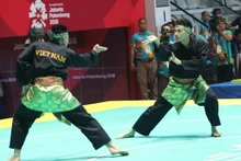 La paire Lê Hông Quân-Trân Duc Danh a remporté une médaille d'argent lors de la neuvième journée de compétition des Jeux asiatiques 2018. Photo : VNA