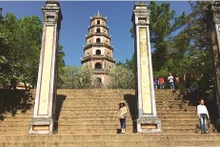 La pagode Thiên Mu, la plus ancienne, et le plus bel ouvrage religieux de Huê. Photo: CVN. 