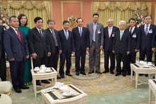 Rencontre de la délégation vietnamienne avec le Président de l'Assemblée législative nationale de Thaïlande, Pornpetch Wichitcholchai. Photo: NDEL.
