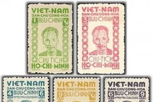 Le 2 septembre 1946, en l’honneur du 1er anniversaire de la Révolution d’Août (le 19 août 1945) et de la Fête nationale (le 2 septembre 1945), la Poste du Vietnam a émis les premiers timbres de la République démocratique du Vietnam. Photo : laodongthudo.vn