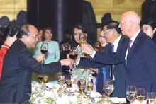 Le Premier ministre vietnamien Nguyên Xuân Phuc a présidé mercredi soir une soirée de promotion de la culture vietnamienne. Photo : VNA