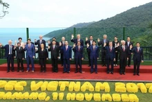 Photo de famille entre les dirigeants des membres de l’APEC. Photo : VGP.