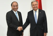 Le Premier ministre vietnamien Nguyên Xuân Phuc (à gauche) et le Secrétaire général de l'ONU, Antonio Guterres. Photo : VGP.