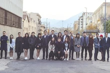 Les étudiants vietnamiens à Palermo prennent la photo souvenir. Photo: Association des Étudiants vietnamiens à Palermo.