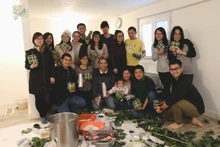 Têt traditionnel: Préparation du «banh chung» des étudiants vietnamiens à Montpelier