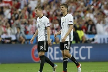 Toni Kroos (18) et Thomas Müller (13) lors de ce match. Photo: Reuters.
