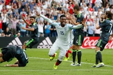L'attaquant Daniel Sturridge (blanche) a offert la victoire à l'Angleterre contre le Pays de Galles. Photo: Reuters.