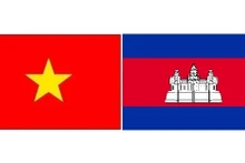 Les drapeaux du Vietnam et du Cambodge. Photo d'illustration : NDEL.