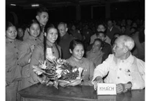 Hô Chi Minh, père du peuple vietnamien et célébrité mondiale. Photo : Archives.