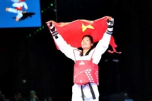 Hà Thi Nguyên remporte une médaille d’or en taekwondo. Photo: VNA.