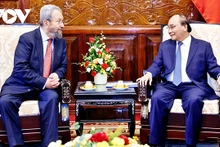 Le Président du Vietnam, Nguyên Xuân Phuc (à droite), et l’ancien Premier ministre israélien, Ehud Barak. Photo : VOV.